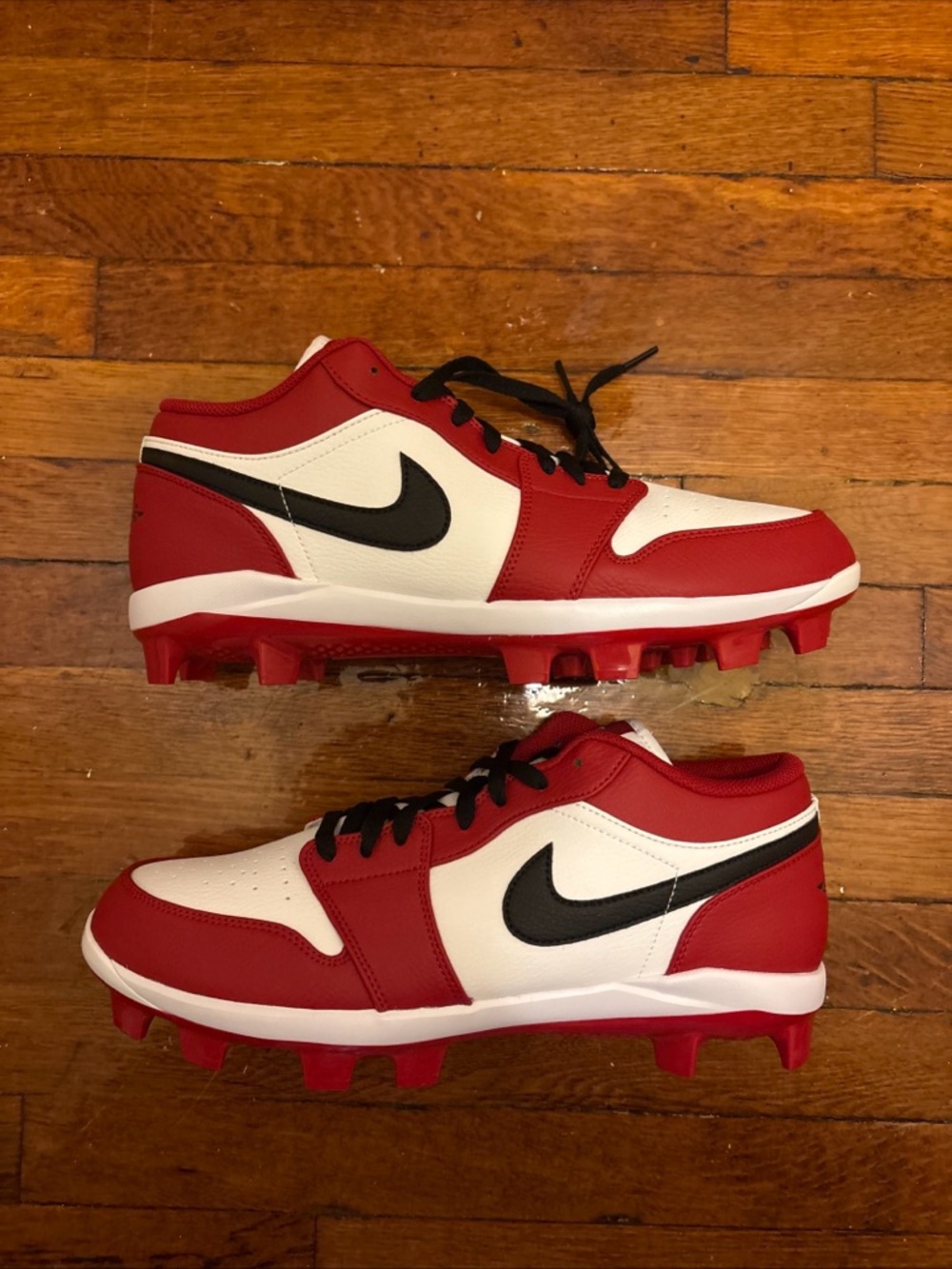 Men’s Jordan 1 low “Chicago” baseball Cleats size 13